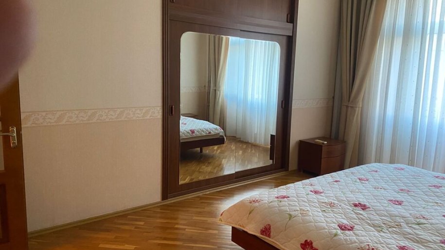 Satılır 3 otaqlı yeni tikili, 254 m², 28 May m.-4