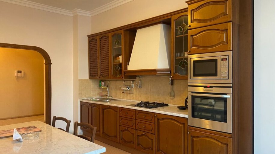 Satılır 3 otaqlı yeni tikili, 254 m², 28 May m.-8