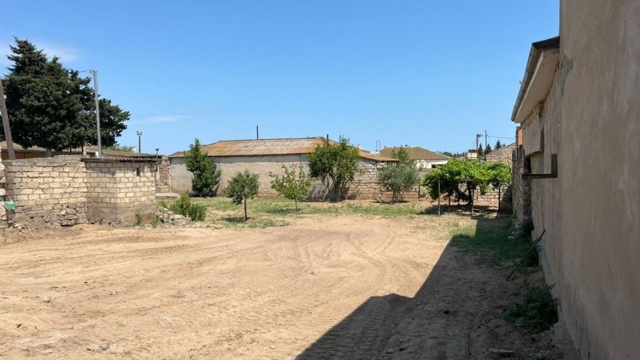 7 sot torpaq satılır, Şüvəlan-1