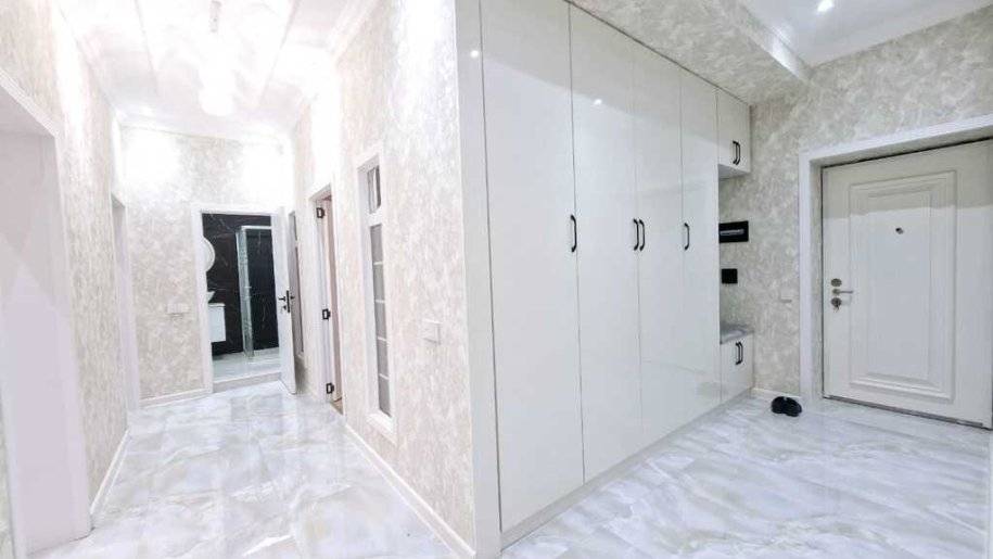 Satılır 3 otaqlı yeni tikili, 100 m², İnşaatçılar m.-3