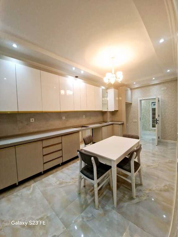 Satılır 3 otaqlı yeni tikili, 100 m², İnşaatçılar m.-4