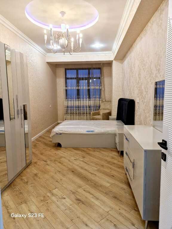 Satılır 3 otaqlı yeni tikili, 100 m², İnşaatçılar m.-6