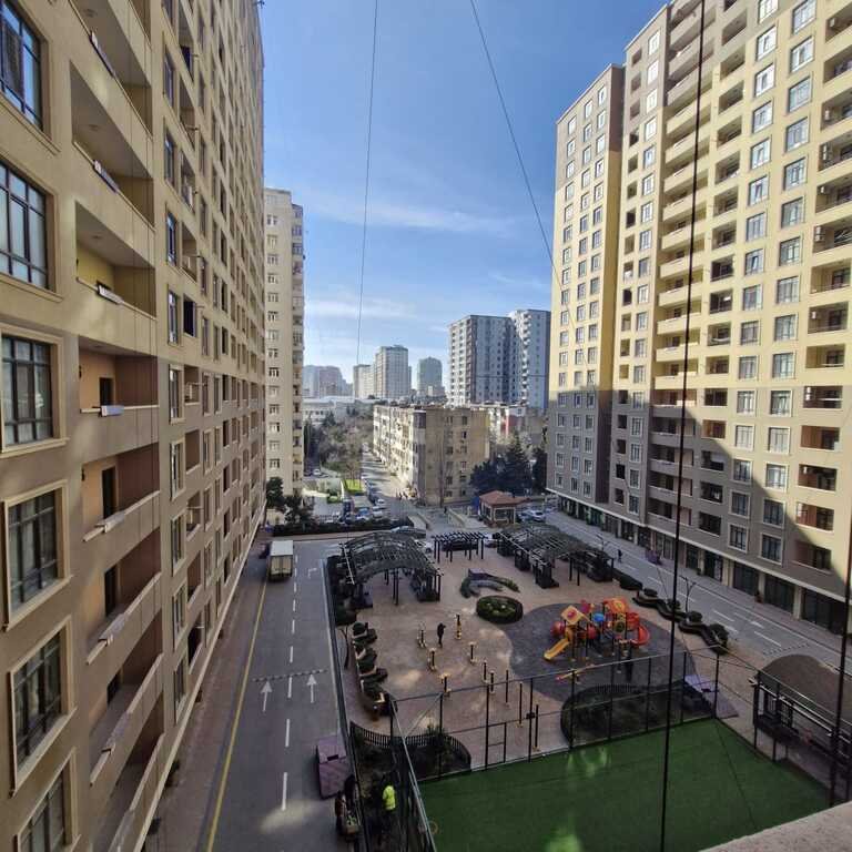 Satılır 3 otaqlı yeni tikili, 100 m², İnşaatçılar m.-17