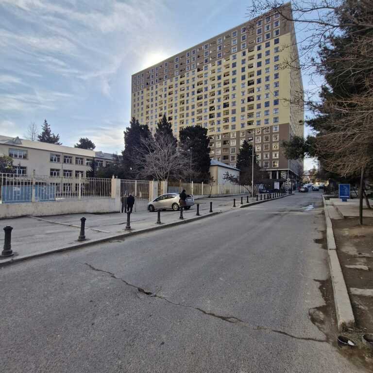 Satılır 3 otaqlı yeni tikili, 100 m², İnşaatçılar m.-18