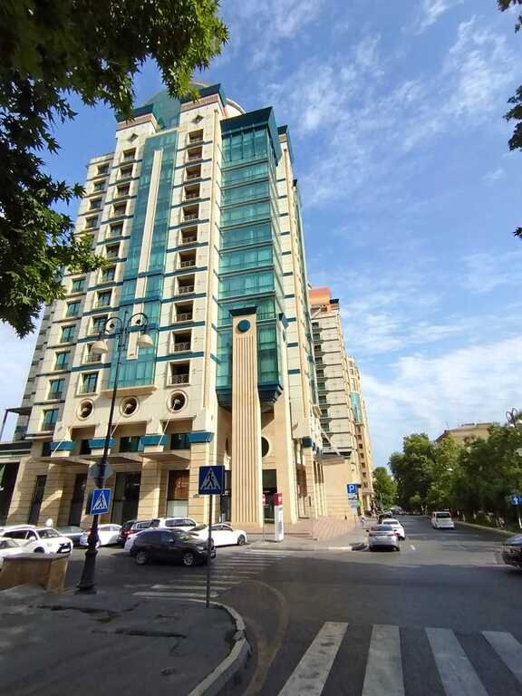 Satılır 3 otaqlı yeni tikili, 155 m², 28 May m.-3