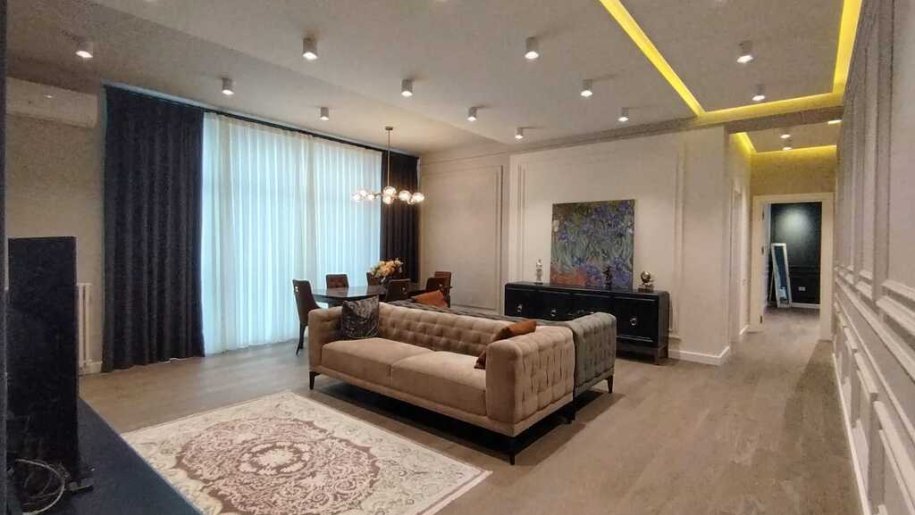 Satılır 3 otaqlı yeni tikili, 155 m², 28 May m.-9