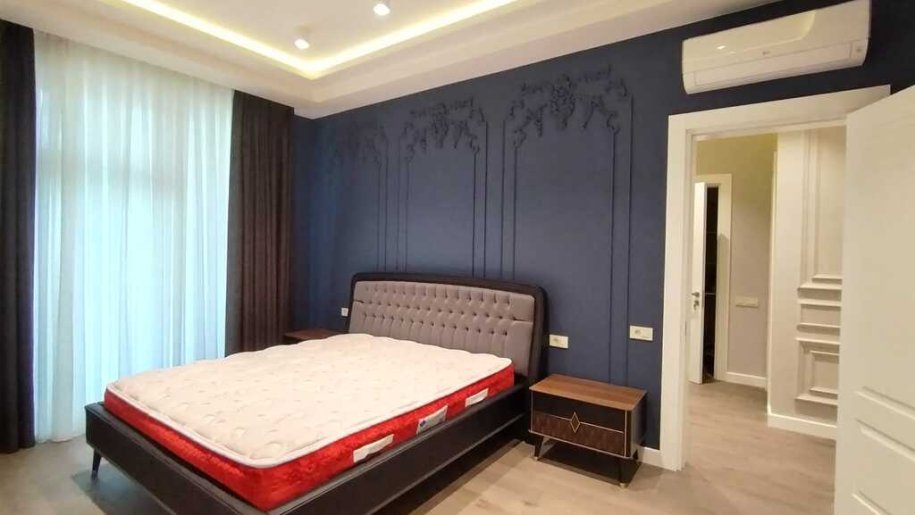 Satılır 3 otaqlı yeni tikili, 155 m², 28 May m.-18