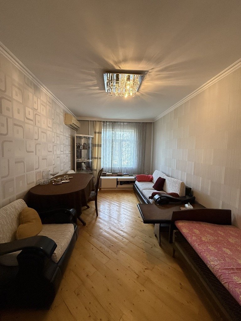 Satılır 5 otaqlı köhnə tikili, 110 m², Xalqlar dostluğu m.-1