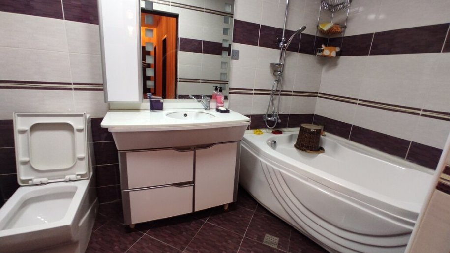 Satılır 3 otaqlı yeni tikili, 128 m², Avtovağzal m.-18