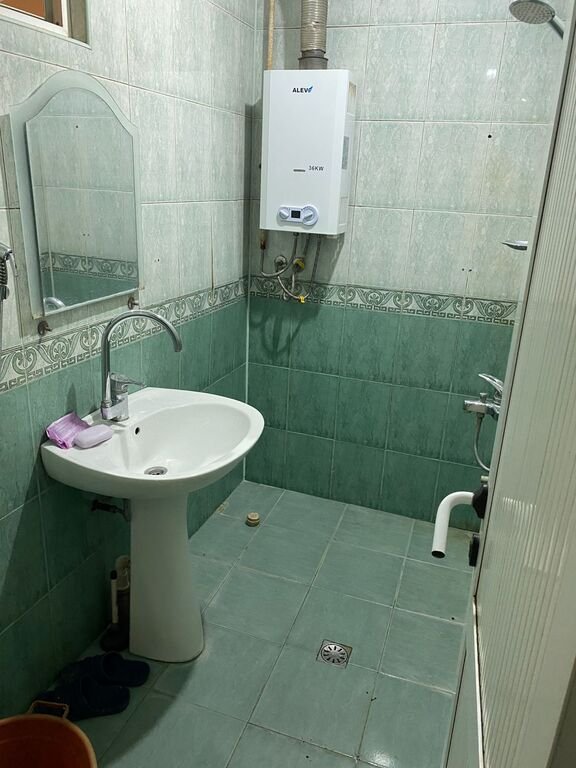 Satılır 3 otaqlı köhnə tikili, 70 m², Əhmədli m.-14