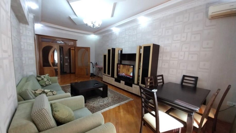 Kirayə verilir 2 otaqlı yeni tikili, 90 m², 28 May m.-1