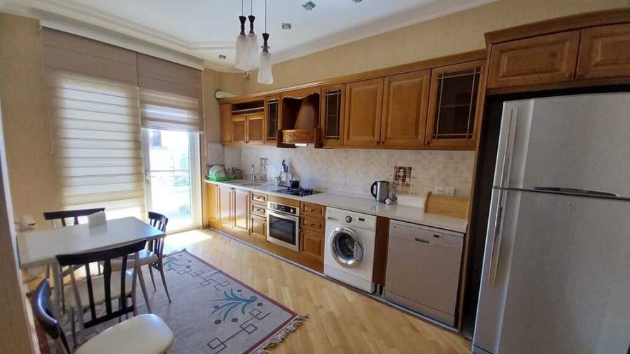 Kirayə verilir 2 otaqlı yeni tikili, 90 m², 28 May m.-5