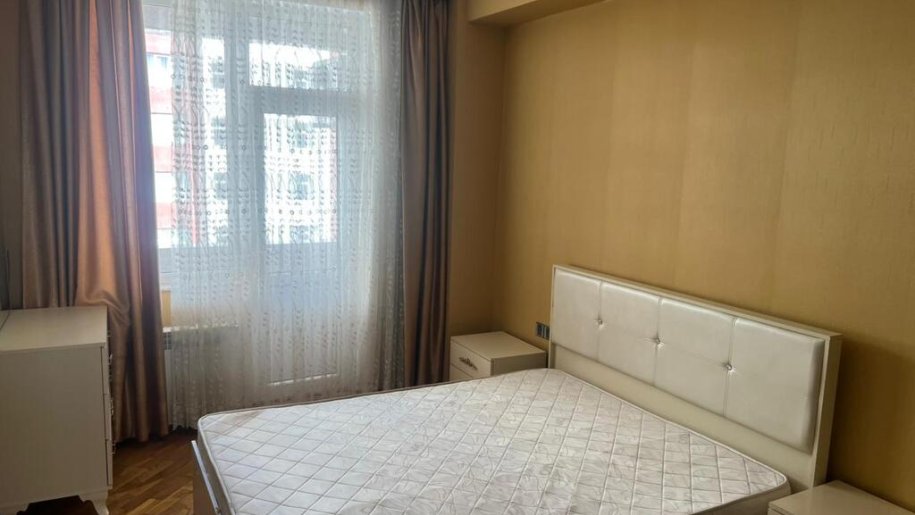 Kirayə verilir 2 otaqlı yeni tikili, 70 m², Qara Qarayev m.-4