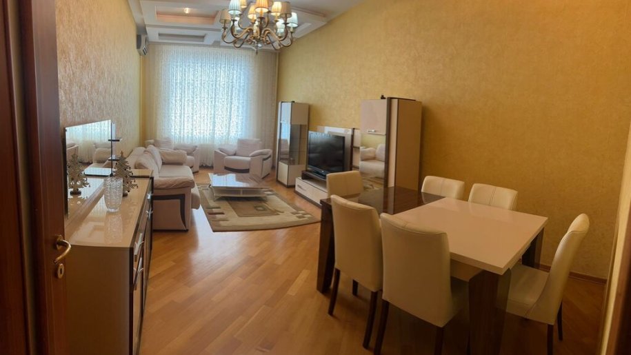 Kirayə verilir 3 otaqlı yeni tikili, 130 m², 8 noyabr-1