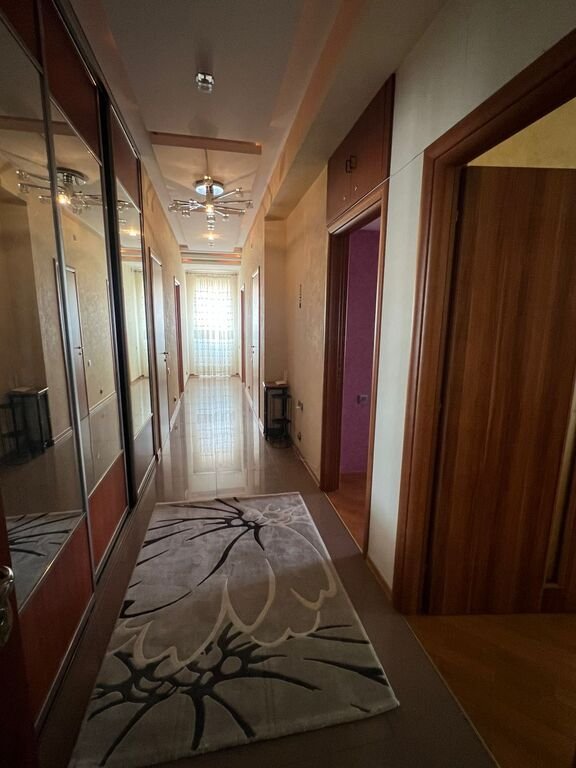 Kirayə verilir 3 otaqlı yeni tikili, 130 m², 8 noyabr-9