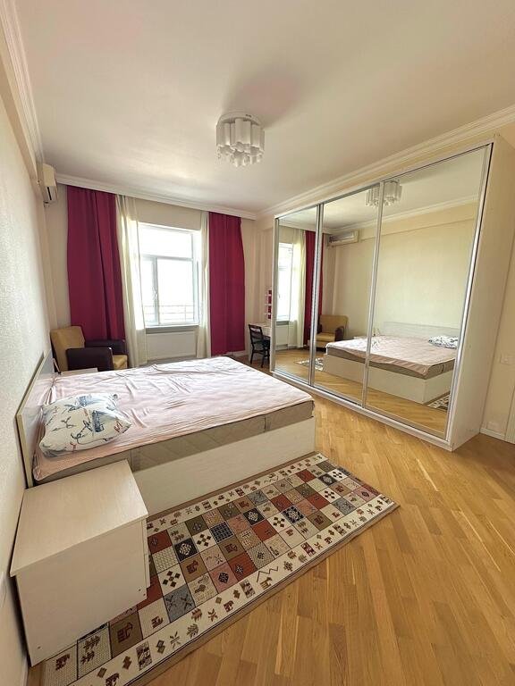 Kirayə verilir 3 otaqlı yeni tikili, 145 m², Elmlər Akademiyası m.-9