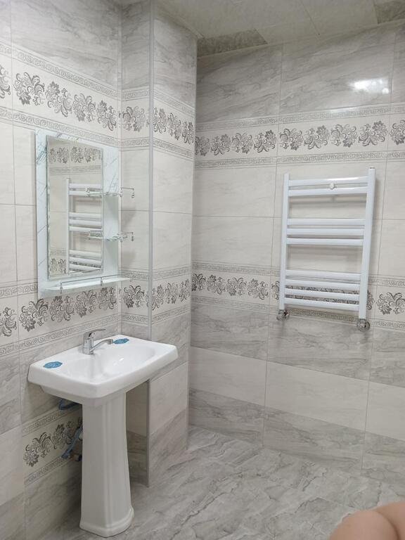 Kirayə verilir 3 otaqlı köhnə tikili, 100 m², 20 Yanvar m.-6