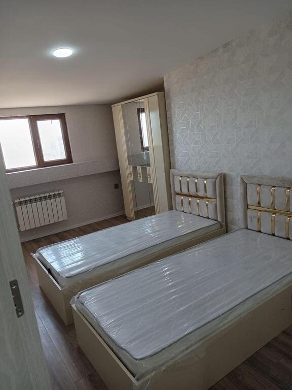 Kirayə verilir 3 otaqlı köhnə tikili, 100 m², 20 Yanvar m.-8