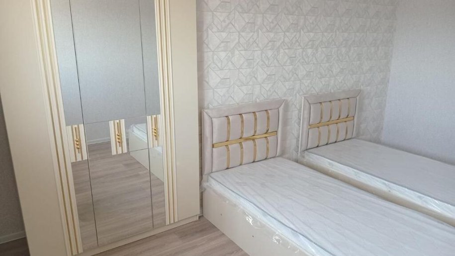 Kirayə verilir 3 otaqlı köhnə tikili, 100 m², 20 Yanvar m.-10