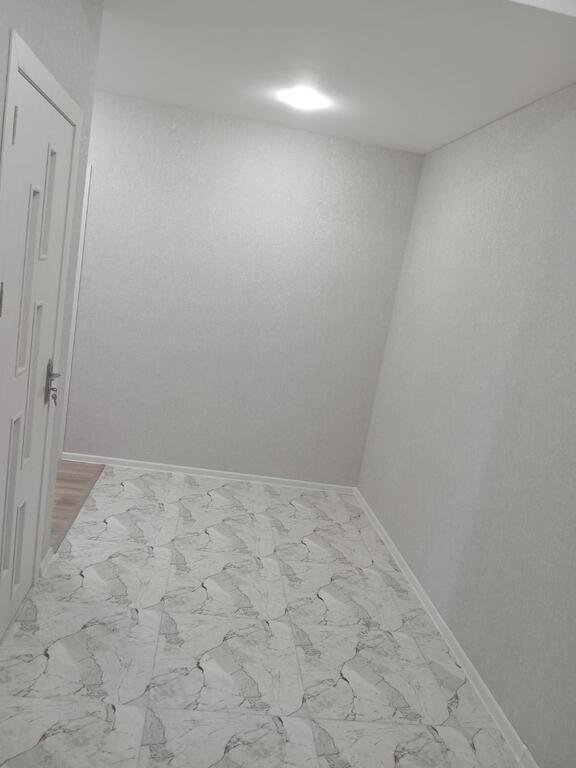Kirayə verilir 3 otaqlı köhnə tikili, 100 m², 20 Yanvar m.-12