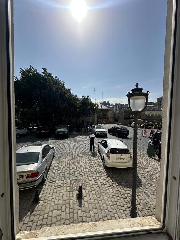 Satılır 3 otaqlı yeni tikili, 72 m², İçərişəhər m.-11