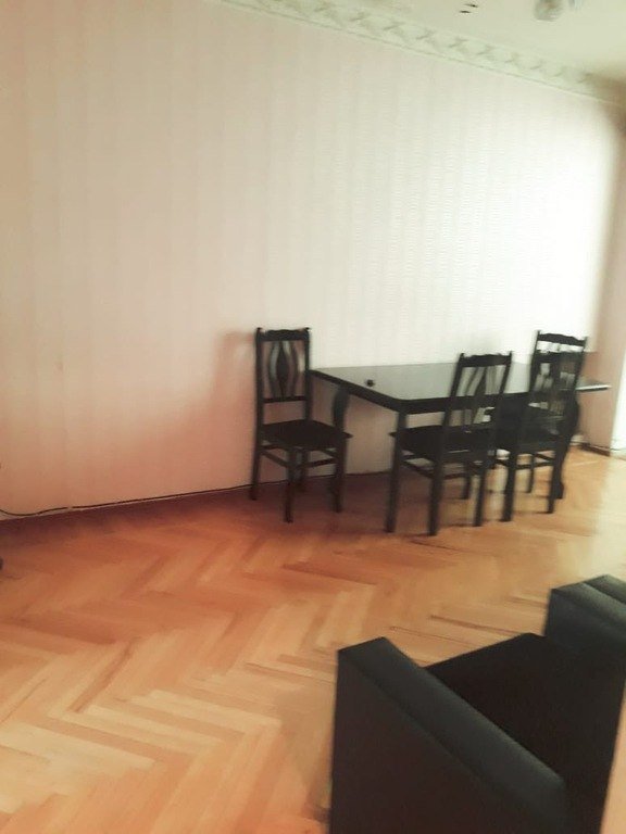 Kirayə verilir 2 otaqlı köhnə tikili, 76 m², 28 May m.-4