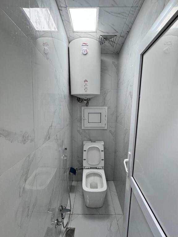 Satılır 2 otaqlı köhnə tikili, 70 m², Azadlıq Prospekti m.-12