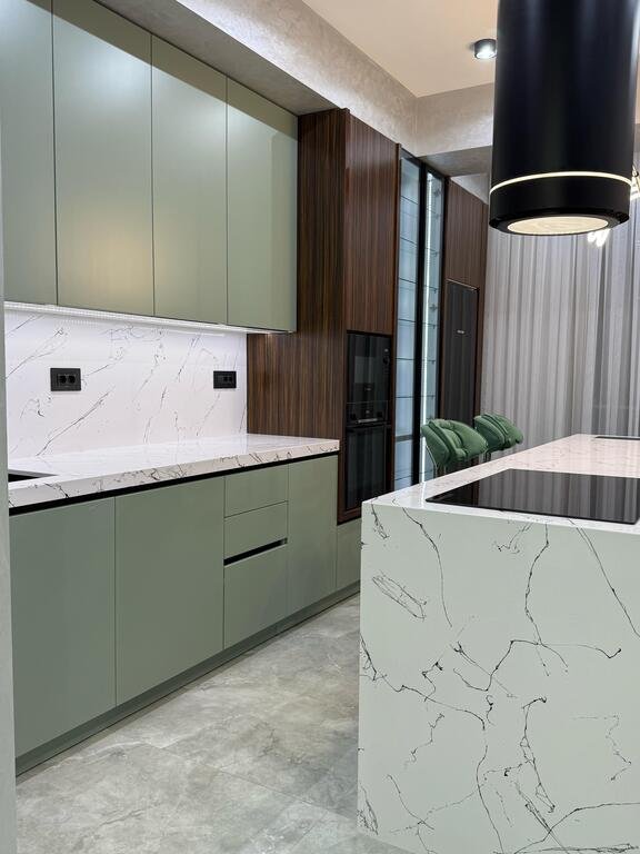 Satılır 3 otaqlı yeni tikili, 130 m², İçərişəhər m.-13