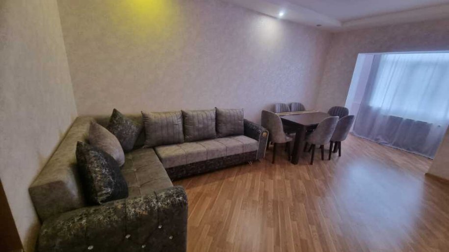 Kirayə verilir 2 otaqlı yeni tikili, 70 m², 8 noyabr-1