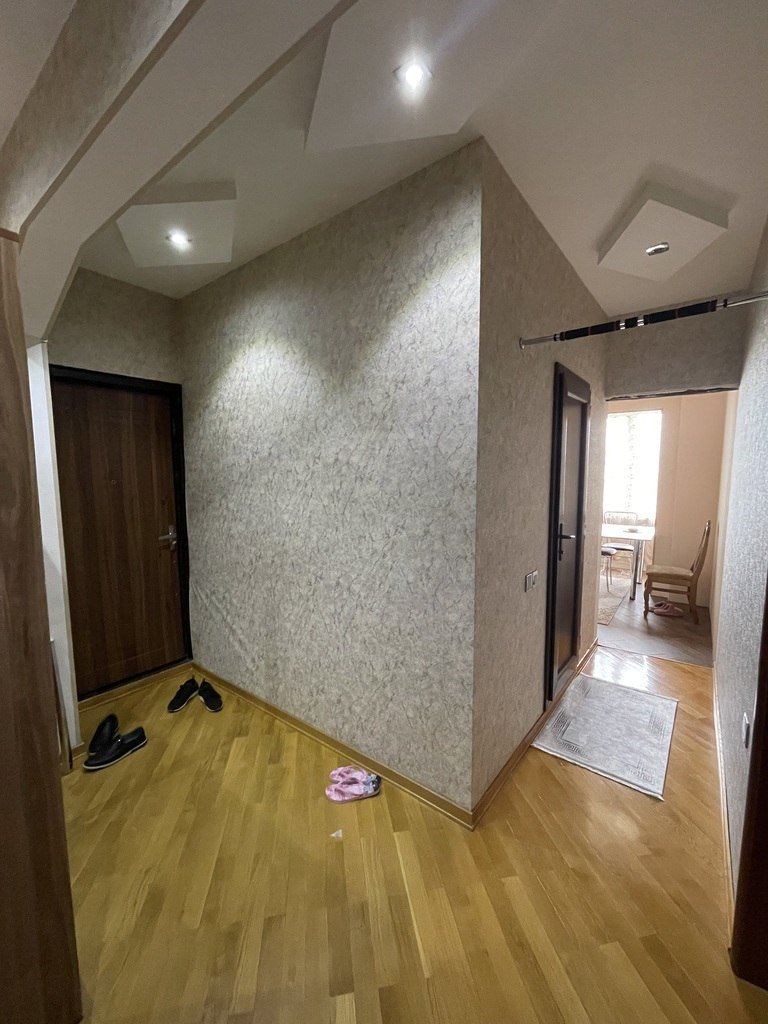 Satılır 4 otaqlı köhnə tikili, 100 m², Azadlıq Prospekti m.-4