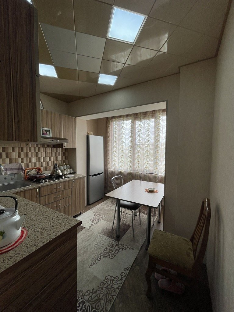 Satılır 4 otaqlı köhnə tikili, 100 m², Azadlıq Prospekti m.-6