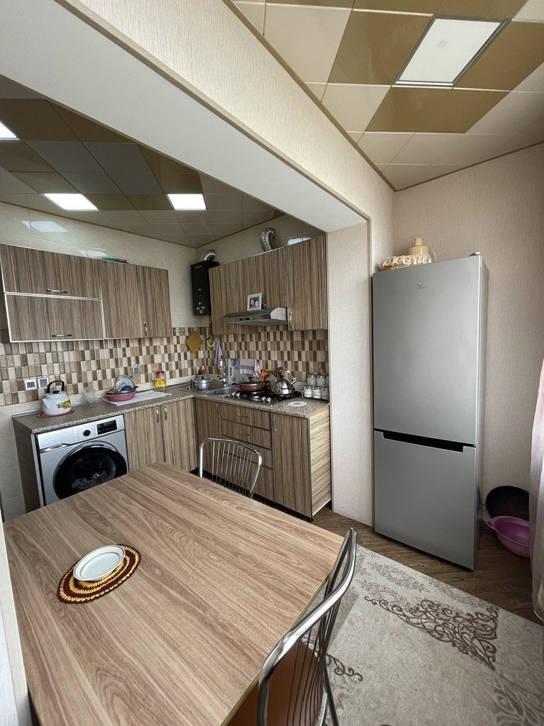 Satılır 4 otaqlı köhnə tikili, 100 m², Azadlıq Prospekti m.-7