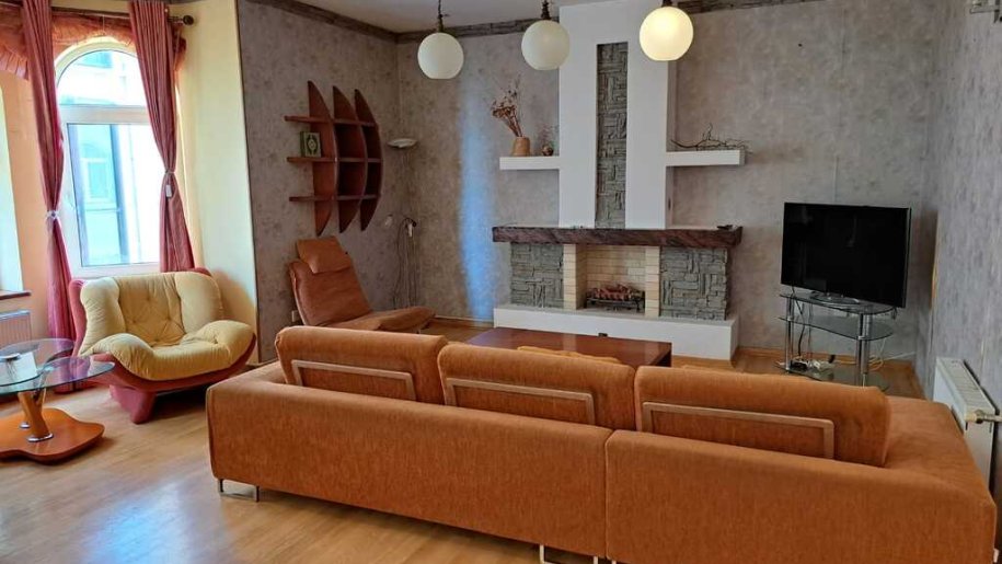Kirayə verilir 5 otaqlı yeni tikili, 250 m², İçərişəhər m.-1