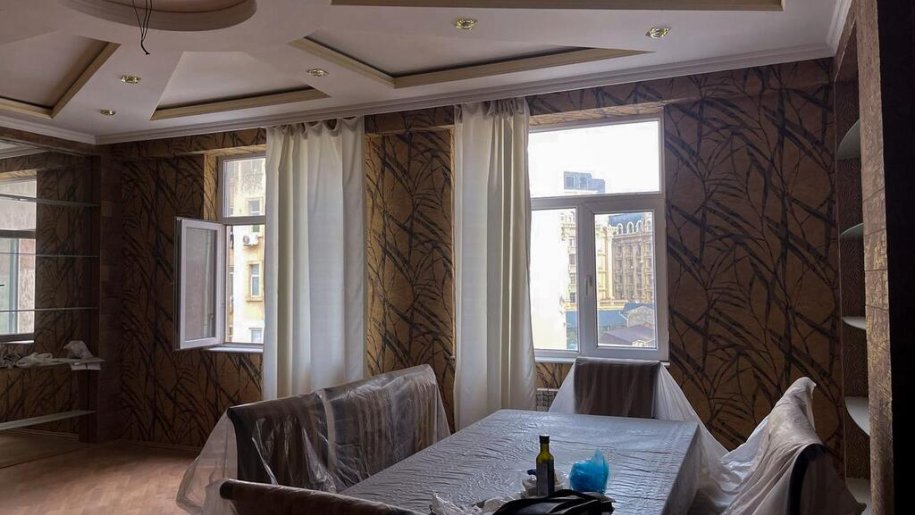 Satılır 3 otaqlı köhnə tikili, 117 m², Bayıl-1