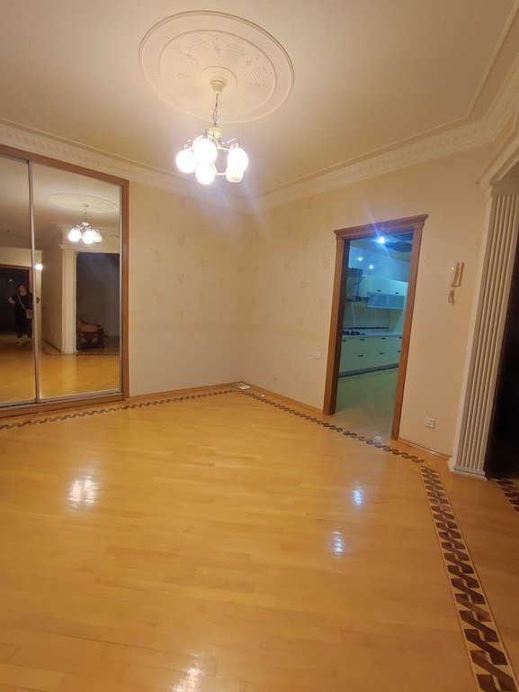 Kirayə verilir 4 otaqlı yeni tikili, 220 m², Gənclik m.-13