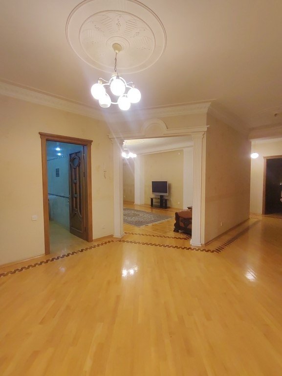 Kirayə verilir 4 otaqlı yeni tikili, 220 m², Gənclik m.-17