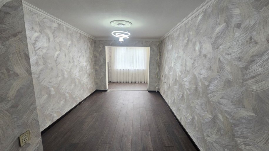 Satılır 1 otaqlı köhnə tikili, 37 m², Xalqlar dostluğu m.-1