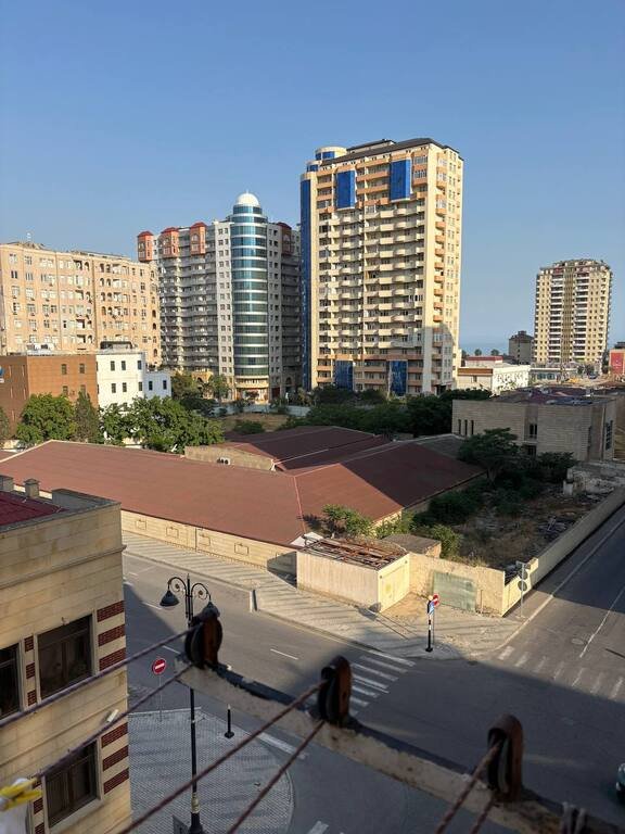 Satılır 3 otaqlı köhnə tikili, 70 m², Xətai m.-12