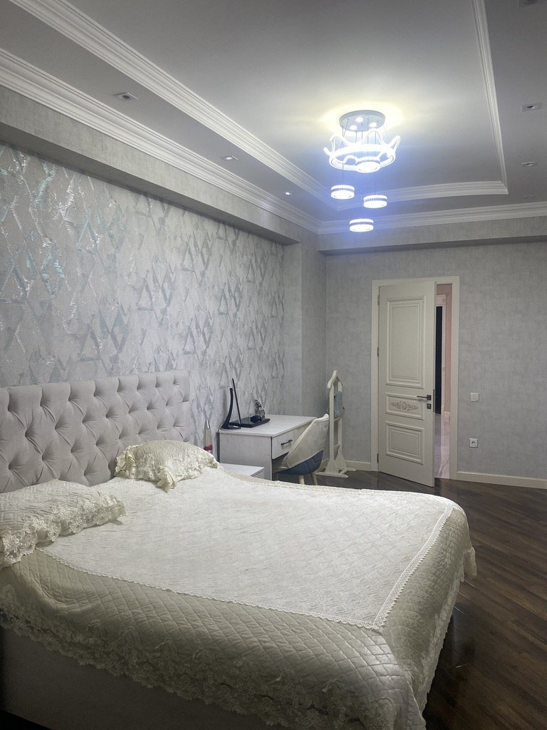 Satılır 4 otaqlı yeni tikili, 178.3 m², Elmlər Akademiyası m.-26
