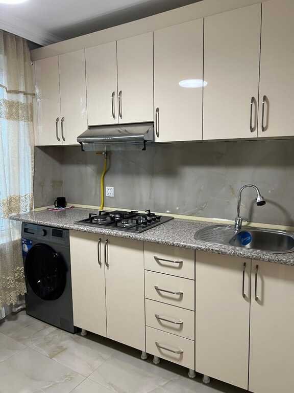 Kirayə verilir 1 otaqlı köhnə tikili, 40 m², Elmlər Akademiyası m.-1