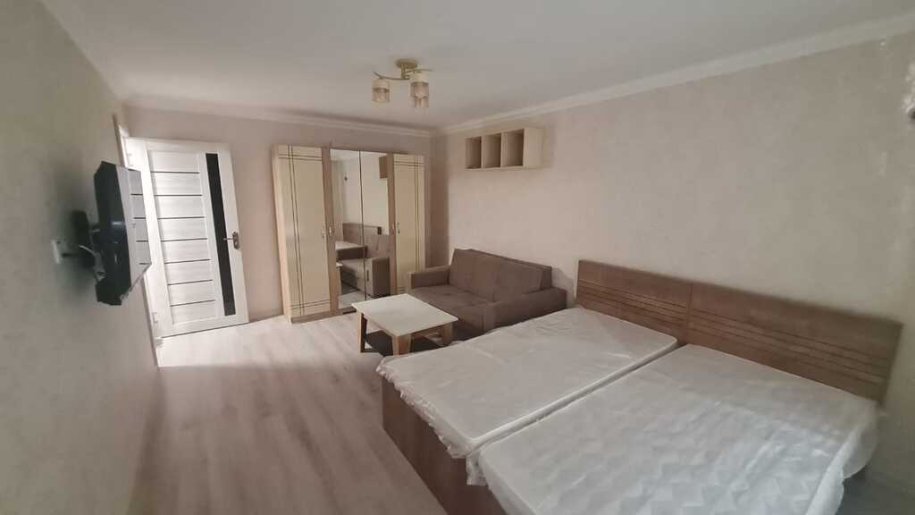 Kirayə verilir 1 otaqlı köhnə tikili, 40 m², Elmlər Akademiyası m.-2