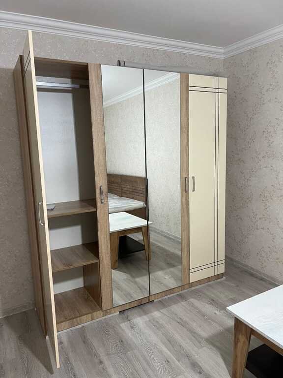 Kirayə verilir 1 otaqlı köhnə tikili, 40 m², Elmlər Akademiyası m.-4