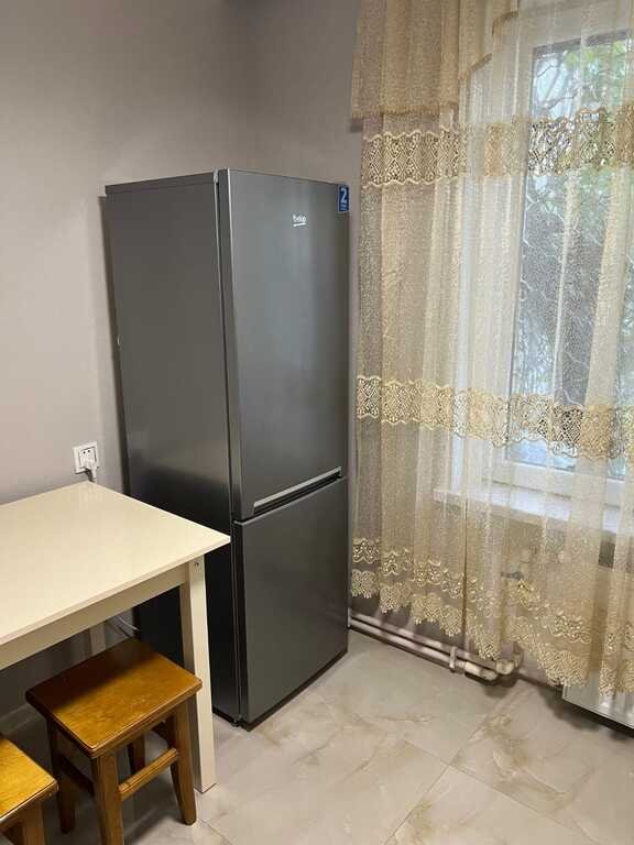 Kirayə verilir 1 otaqlı köhnə tikili, 40 m², Elmlər Akademiyası m.-8