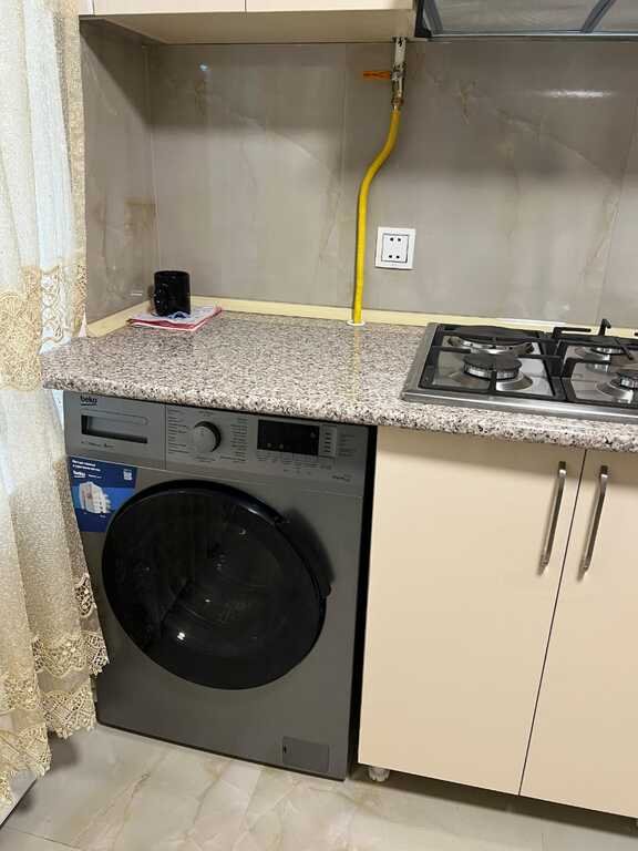 Kirayə verilir 1 otaqlı köhnə tikili, 40 m², Elmlər Akademiyası m.-9
