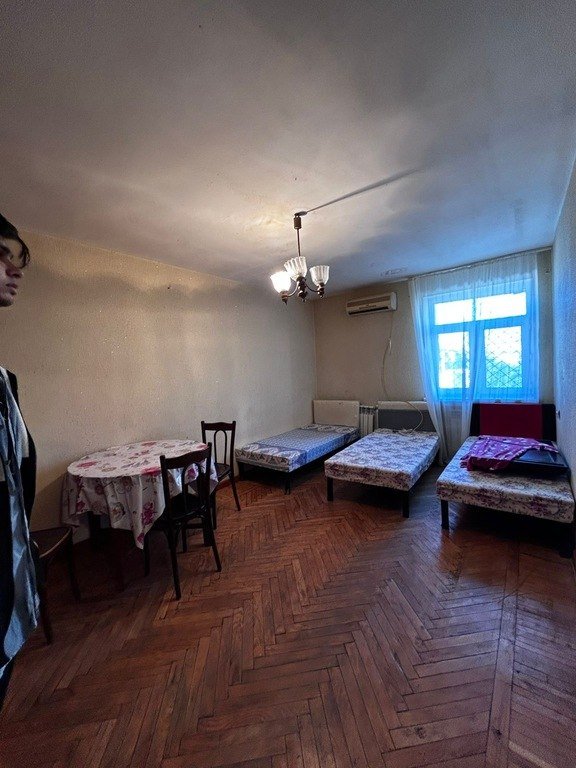 Kirayə verilir 1 otaqlı köhnə tikili, 30 m², Elmlər Akademiyası m.-1