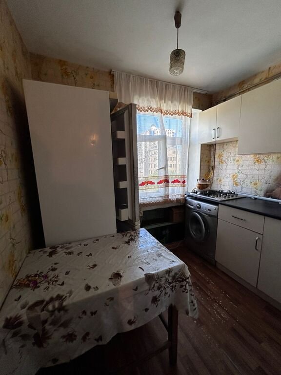 Kirayə verilir 1 otaqlı köhnə tikili, 30 m², Elmlər Akademiyası m.-3