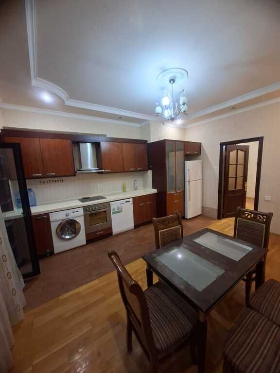 Kirayə verilir 3 otaqlı yeni tikili, 138 m², Gənclik m.-16