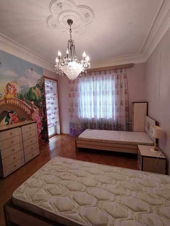 Kirayə verilir 3 otaqlı yeni tikili, 130 m², 8-ci mikrorayon-8