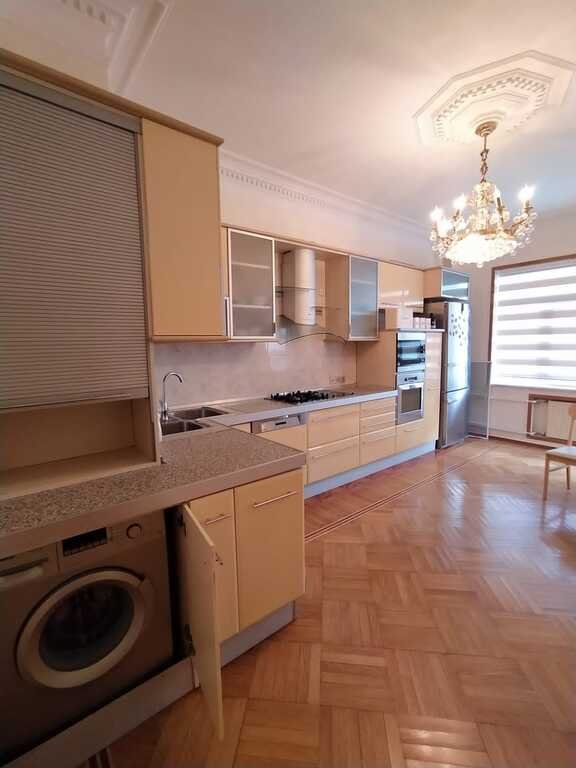 Kirayə verilir 3 otaqlı yeni tikili, 130 m², 8-ci mikrorayon-9