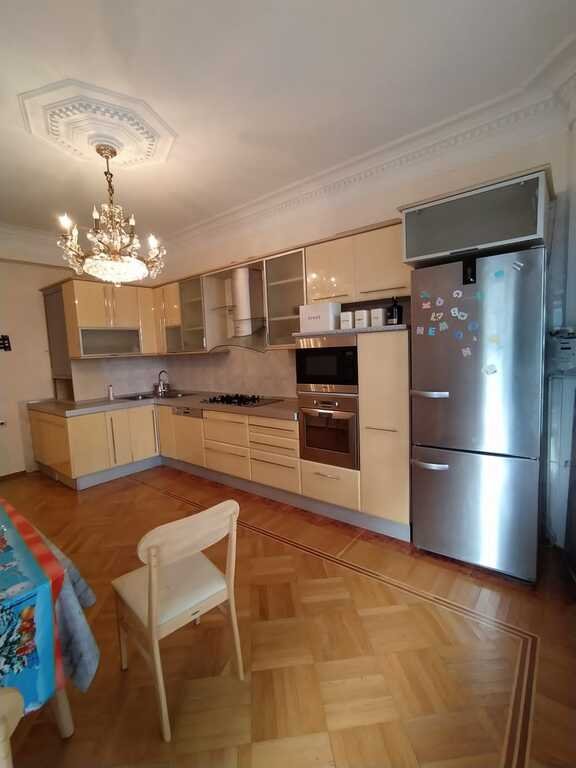 Kirayə verilir 3 otaqlı yeni tikili, 130 m², 8-ci mikrorayon-11